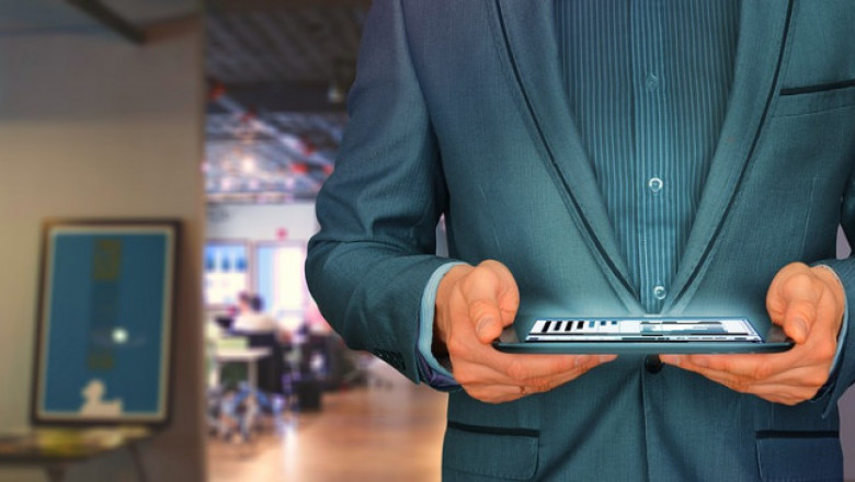 Ένωση Νεοφυών Επιχειρήσεων: Ουσιαστικά και επίθετα στα αγγλικά, άρθρα και ρήματα στα ελληνικά