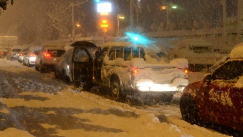 Με μια δωρεάν διέλευση θα αποζημιώσει η Αττική Οδός όσους οδηγούς εγκλωβίστηκαν σε αυτήν λόγω του χιονιά
