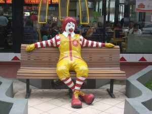 Ronald_McDonald,_sitting