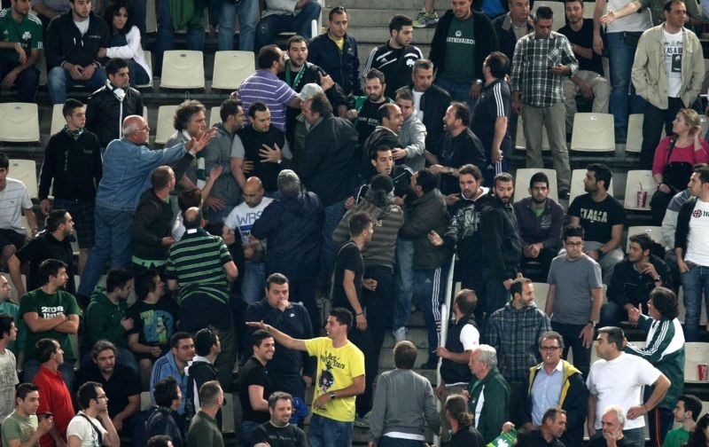 Αντιδράσεις οπαδών του ΠΑΟ, όταν έμαθαν ότι η ομάδα τους εμφανιζόταν αρχικά με κόκκινη περιβολή