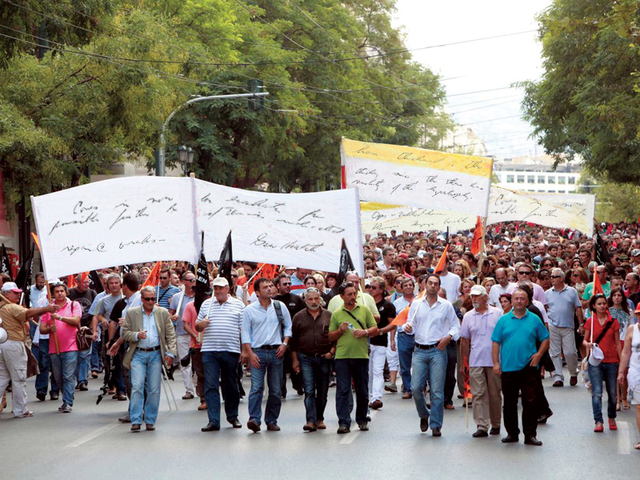 Καμία αντίδραση της κυβέρνησης στα ξεκάθαρα αιτήματα των γιατρών κατά τη διάρκεια της πορείας τους