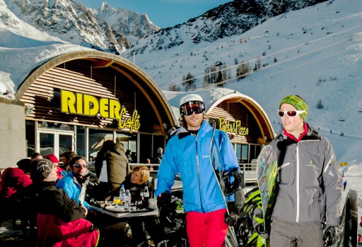 courchevel-cafe-terrasse