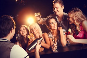 group-of-people-having-fun-and-drinking-alcoholic-drinks