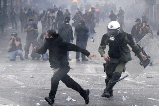 athens-riots-police