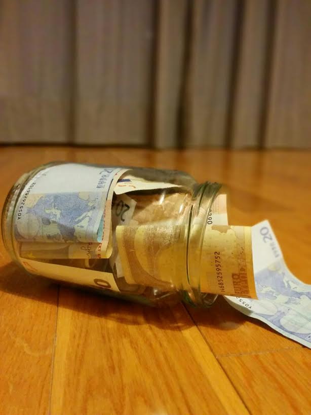 10 ευρώ υπέρ του κόμματος θα δίνουν τα μέλη της Αριστερής Πλατφόρμας κάθε φορά που χρησιμοποιούν τη λέξη «νεοφιλελεύθερος»