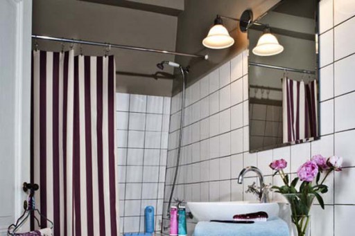 bathroom-decor-accessories-striped-shower-curtain
