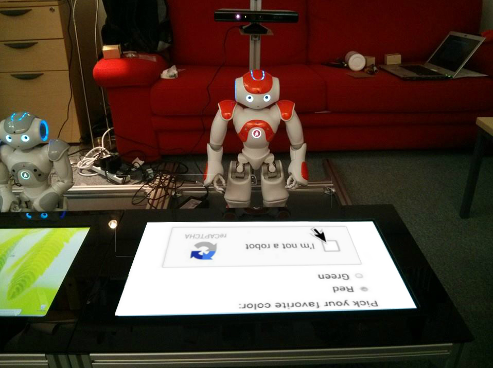 4χρονο ρομπότ εξακολουθεί να ψεύδεται για να συνδεθεί στην αγαπημένη του ιστοσελίδα