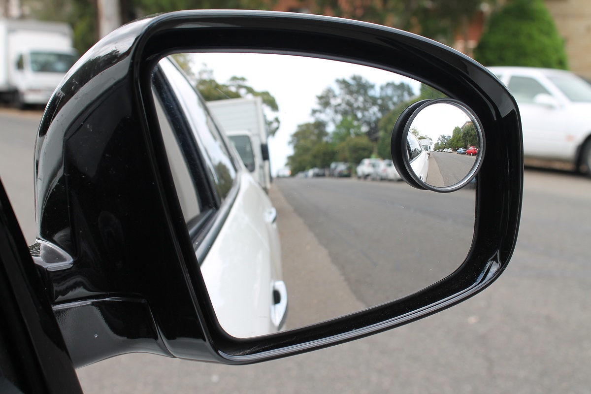 Άτρωτη νιώθει πλέον 43χρονη οδηγός που έβαλε συμπληρωματικό καθρέφτη για τη «νεκρή γωνία»