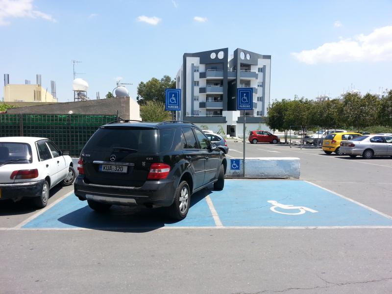 Οξύθυμος 33χρονος εκνευρίζεται ακόμη και με ανάπηρους που παρκάρουν σε θέσεις αναπήρων