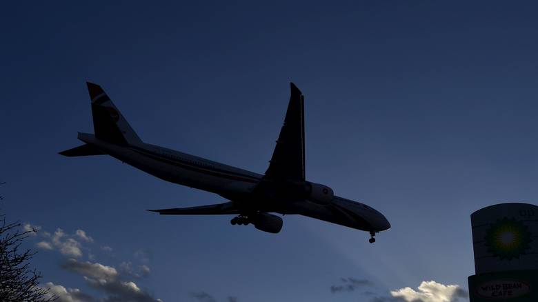 Μόλις 3 αεροπλάνα συνετρίβησαν φέτος λόγω της συμμετοχής του «Ελευθέριος Βενιζέλος» στην Ώρα της Γης