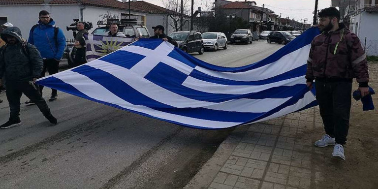 Χιλιάδες Έλληνες πολίτες απέτυχαν να φτάσουν στα σύνορα, δεν κατάφεραν να γράψουν σωστά τη λέξη εισιτήριο