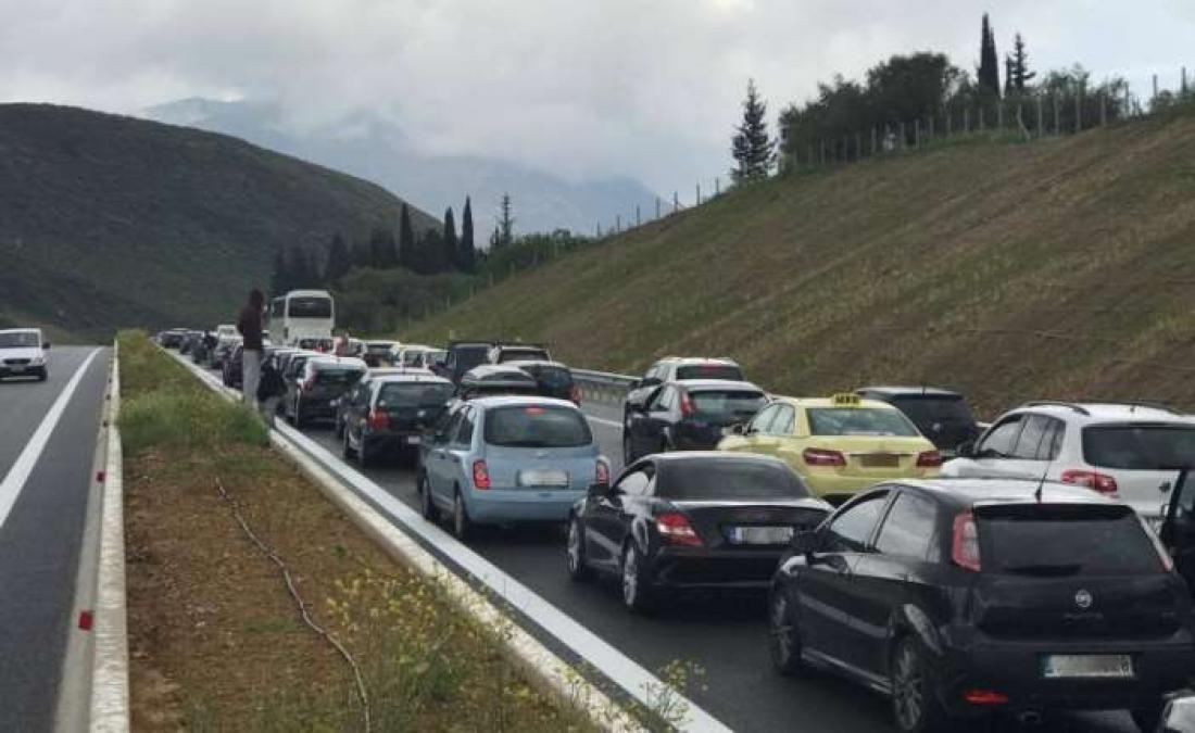 Με προβλήματα η κίνηση στην Ιονία Οδό λόγω της εξόδου του Μεσολογγίου