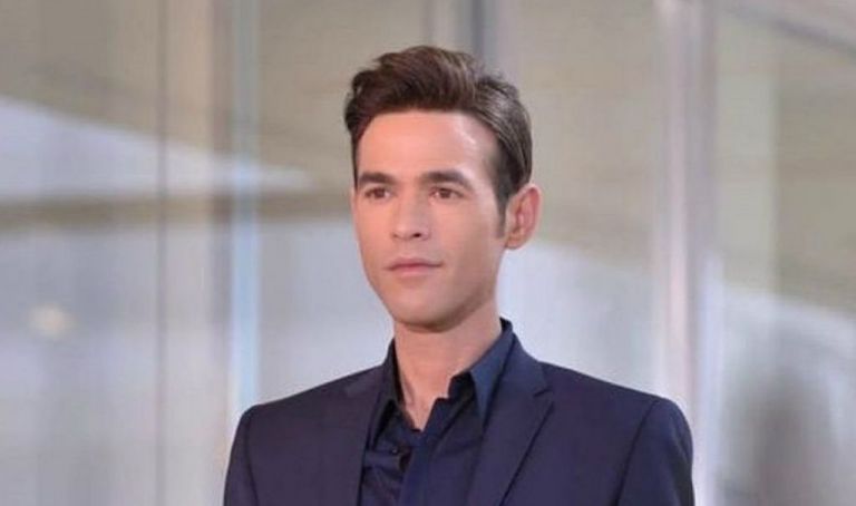 Μπερδεμένος τις τελευταίες ώρες ο Μένιος Φουρθιώτης, δεν θυμάται ποιους έχει πληρώσει για να τον δείρουν και ποιους για να τον προστατεύσουν