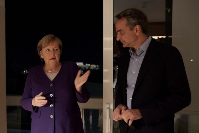 Από το χρέος της Ελλάδας αφαιρέθηκε ο λογαριασμός του δείπνου που παρέθεσε ο πρωθυπουργός στην Άνγκελα Μέρκελ