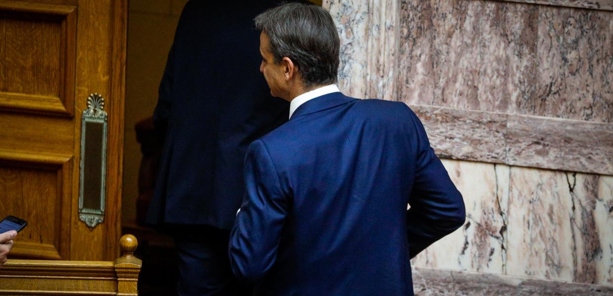 Είχε ήδη συμπληρώσει το οκτάωρό του ο πρωθυπουργός όταν αποχώρησε από τη Βουλή, επιβεβαιώνει η κυβέρνηση