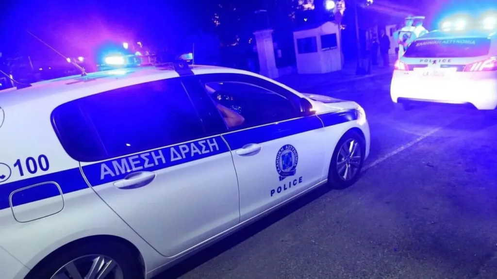 Προτεραιότητα θα έχουν στο εξής όσοι χρειάζονται την αστυνομία και βρίσκονται μέσα στο αστυνομικό τμήμα, διαβεβαιώνει η ΕΛΑΣ