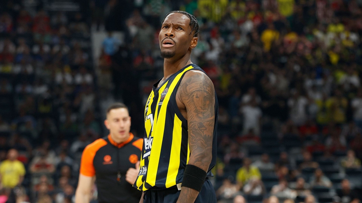 Έκτακτο: Στο Άγιο Όρος ο Χέιζ Ντέιβις, συμβουλεύεται τον πνευματικό του για την επόμενη ομάδα του