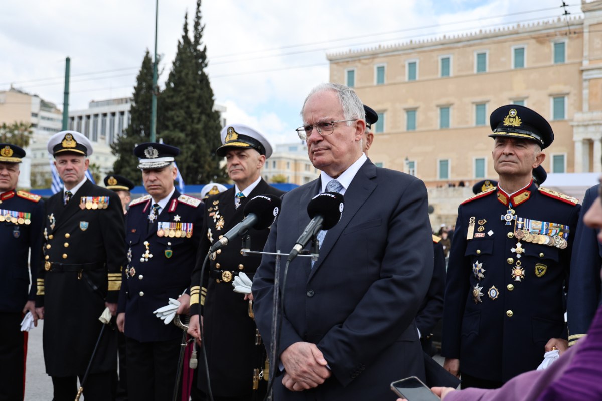 Στον Ευαγγελισμό σε μπερδεμένη κατάσταση παραμένει ο Κωνσταντίνος Τασούλας, αναζητά τον Ανδρέα Παπανδρέου πάνω σε τανκ